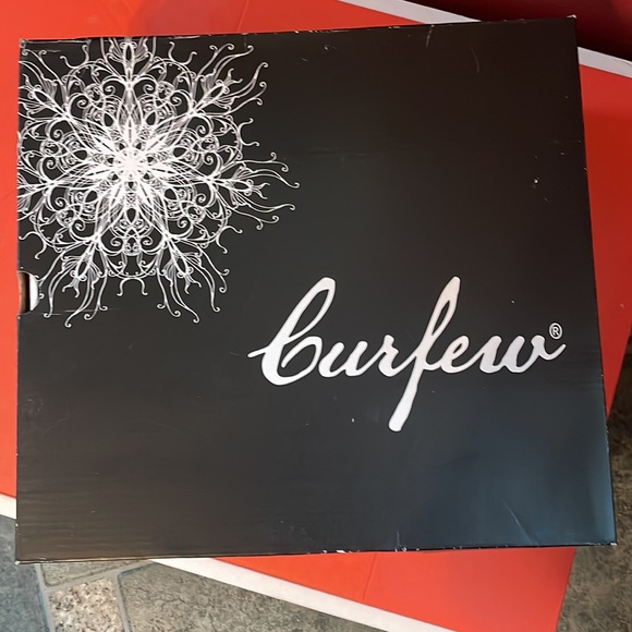 Curfew Brand, size 8.5, 3.5 in. Tall Heel Boots. - Picture 12 of 13